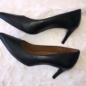 Like New Smooth Navy Leather Pumps in Size 12W